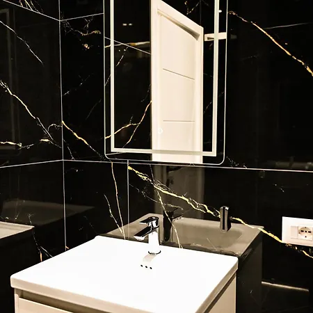 Priamor Collection Tirana