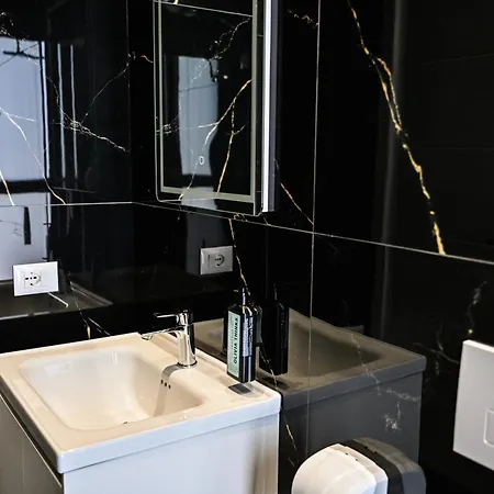 Priamor Collection * Tirana